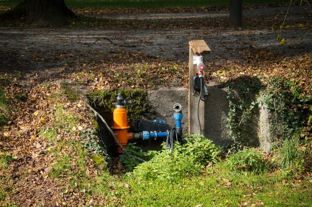 Comment choisir une pompe à eau immergée pour optimiser l'arrosage de votre jardin ?