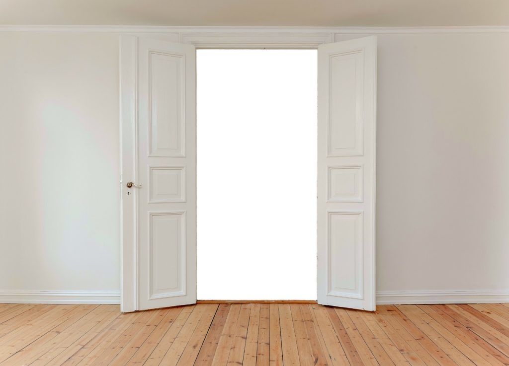 Portes battantes garage : bien les choisir pour sécuriser son terrain